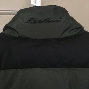 Eddie Bauer vest, Size Large Olive green with black trim